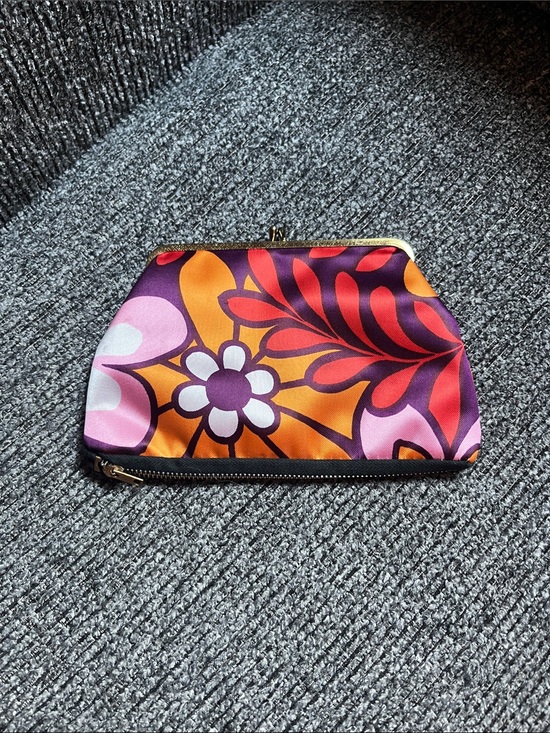 Handbags - 1970s Floral Satin clutch Purple & Orange Excellent condition!